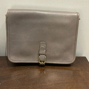 Vintage coach Messenger